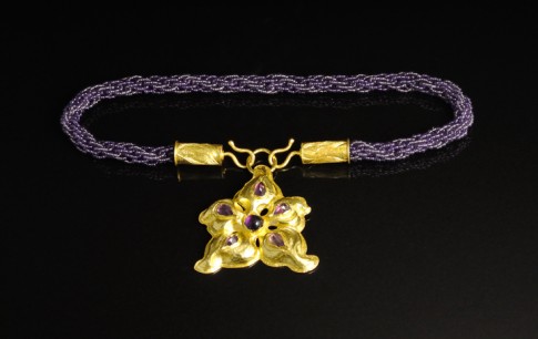 data-caption-desc=" DETAIL: NECKLACE CAN BE WORN WITHOUT THE FLOWER FOR ANOTHER LOOK"